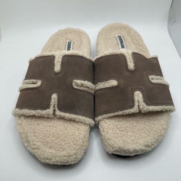 CUSHIONAIRE Women's Cuddle Fur Faux Shearling lined slide sandal +Memory Foam 8 - Picture 2 of 7